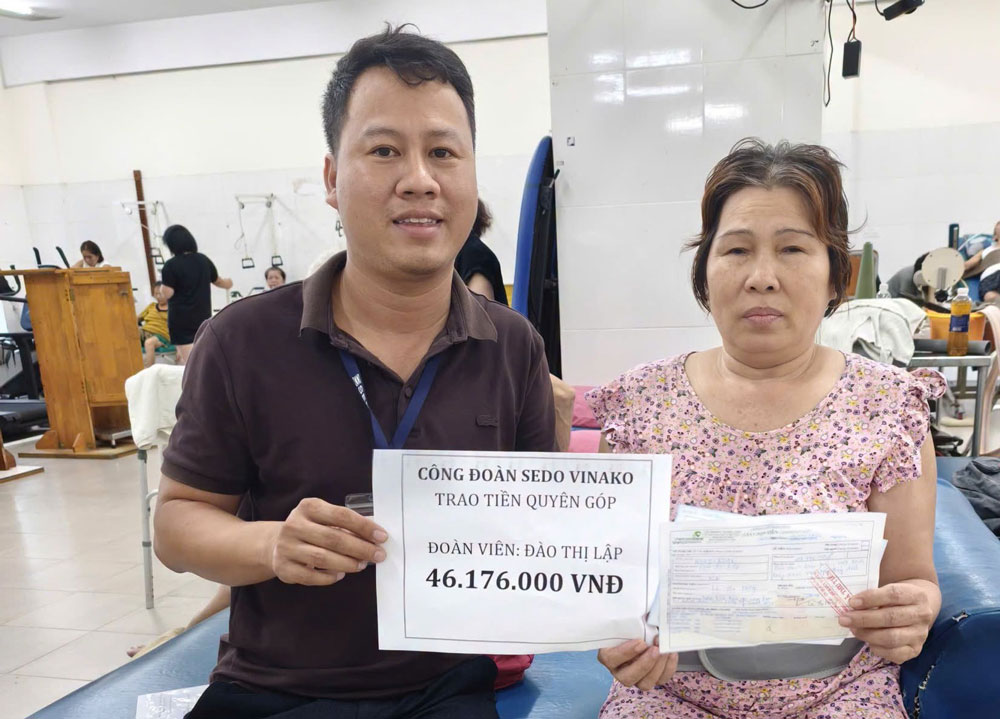 Công đoàn cơ sở ở Đà Nẵng hỗ trợ hơn 92 triệu đồng cho gia đình đoàn viên gặp khó khăn