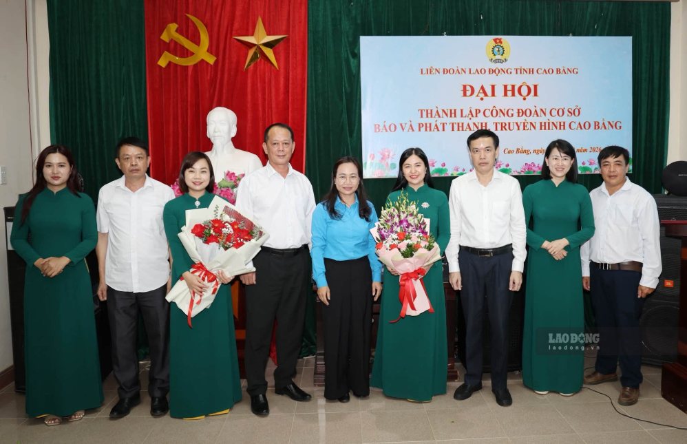 97 union members join the Grassroots Trade Union of Cao Bang Newspaper and Radio, Television