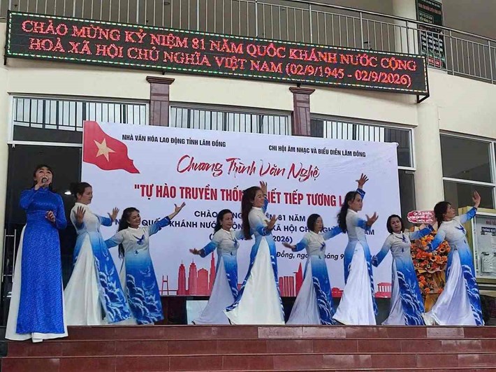Liên đoàn Lao động tỉnh Lâm Đồng đẩy mạnh phong trào văn hóa, văn nghệ trong công nhân, viên chức, lao động. Ảnh: ĐỨC HẢI