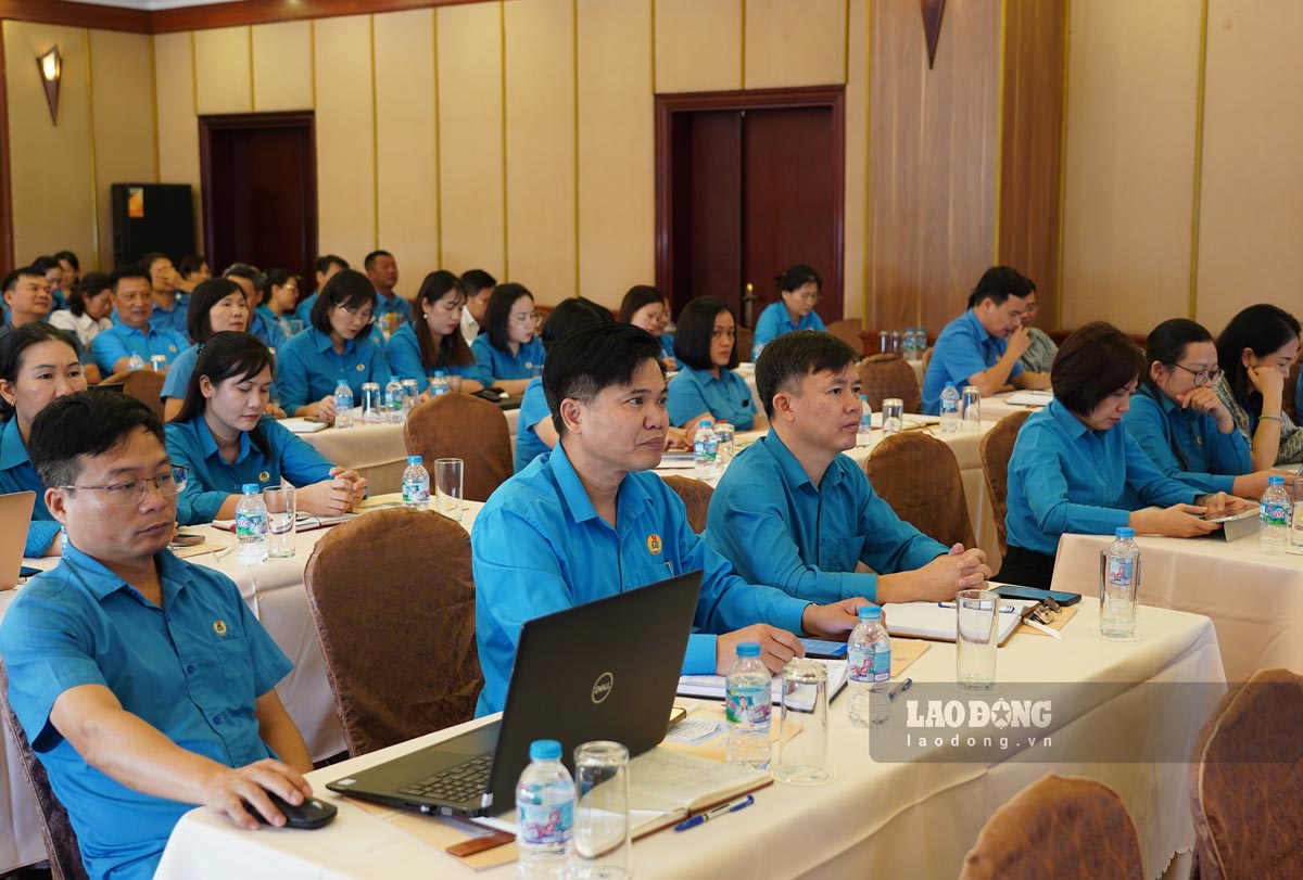 Lớp học có 80 học viên là cán bộ công đoàn xã, phường, đặc khu của Quảng Ninh, Hải Phòng, Bắc Ninh và Hưng Yên. Ảnh: Đoàn Hưng