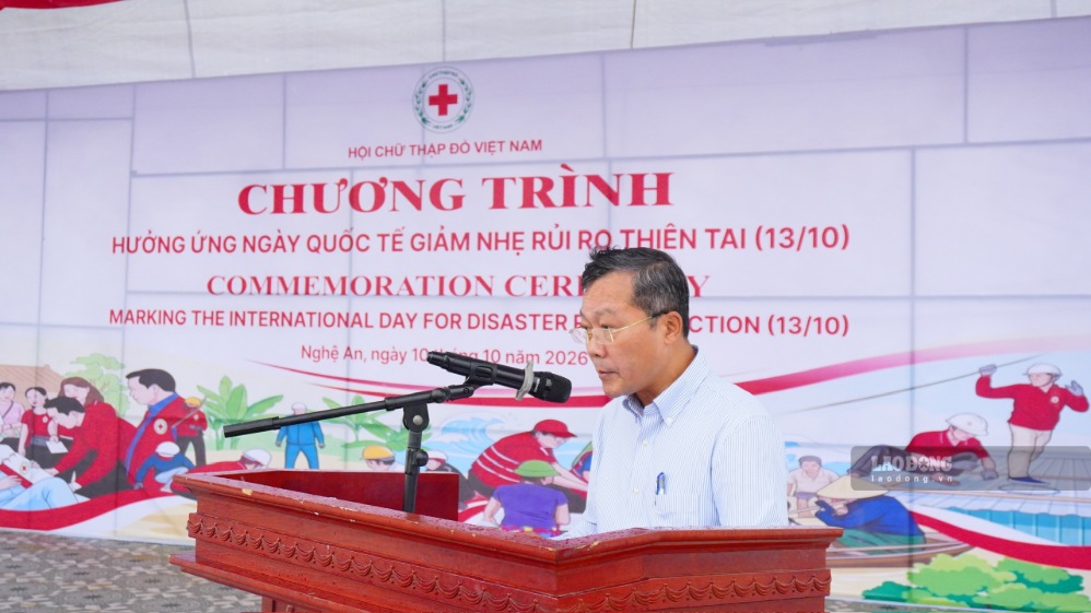 Ông Nguyễn Văn Tiến - Phó Cục trưởng Cục Quản lý đê điều và Phòng, chống thiên tai - phát biểu tại chương trình, nhấn mạnh vai trò chủ động phòng ngừa thiên tai của mỗi gia đình. Ảnh: Duy Chương