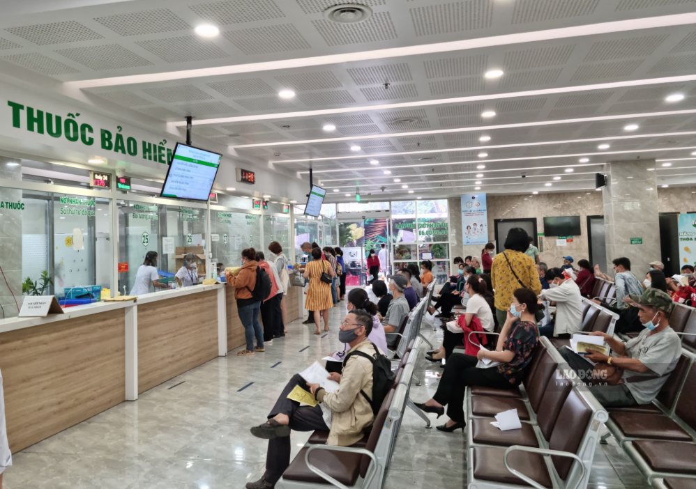 Người bệnh tự mua thuốc được BHYT thanh toán thế nào?