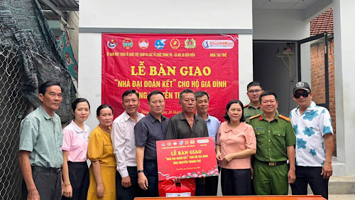 Khánh Hòa trao tặng 3 nhà Đại đoàn kết cho hộ khó khăn