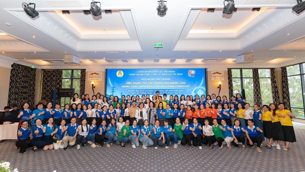Hỗ trợ nữ cán bộ công đoàn nâng cao kỹ năng số