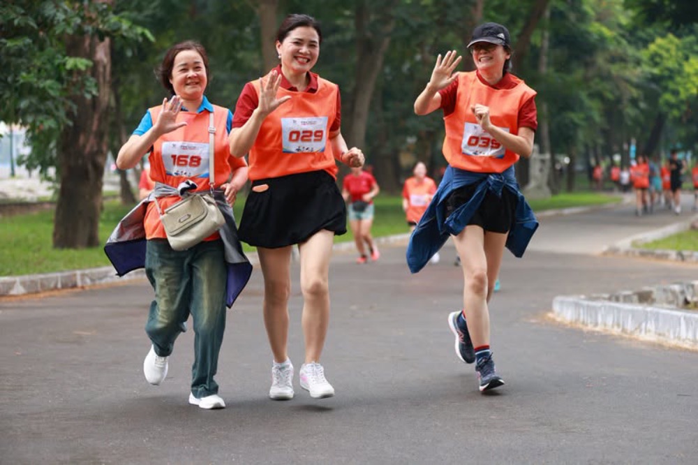 Công đoàn Tổng Công ty Hàng hải Việt Nam tổ chức giải chạy “Cùng chạy - Cùng tiến bước”