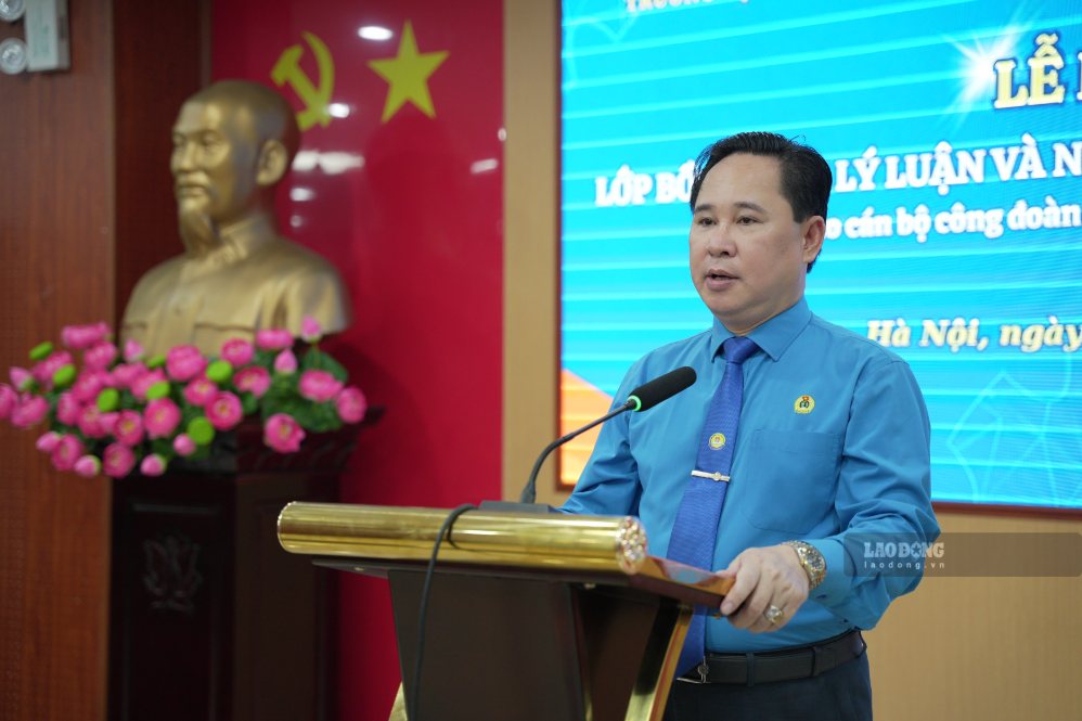 PGS.TS Lê Mạnh Hùng phát biểu tại Lêc khai giảng. Ảnh: Kiều Vũ