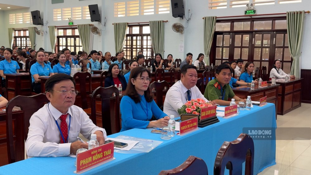 Ban Giám khảo theo dõi những phần thi của các đội, ngày 11.10.2026. Ảnh: Hoàng Lộc