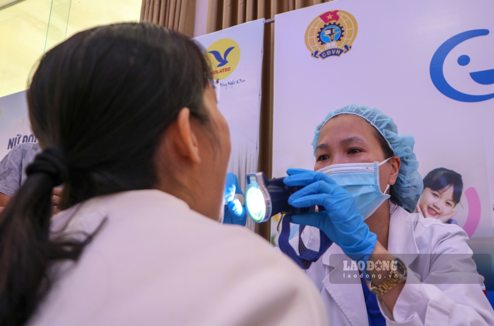 顺化500多名女工会会员和劳动者的节日