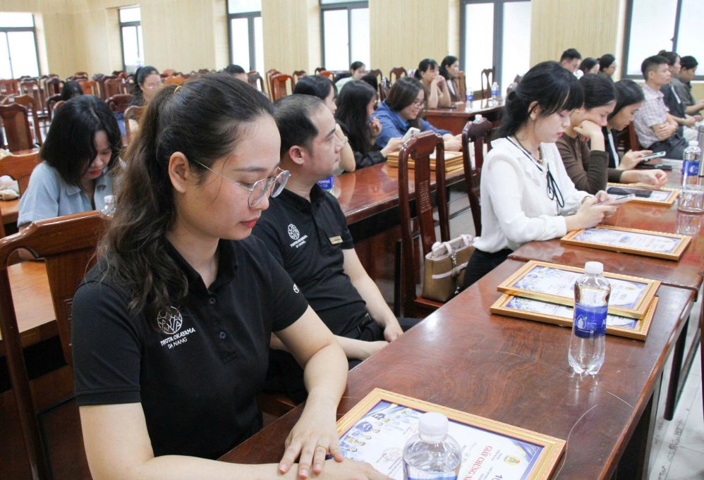 Trong đợt này, có 352 người lao động được kết nạp vào tổ chức Công đoàn Việt Nam. Ảnh: Công đoàn Hòa Xuân