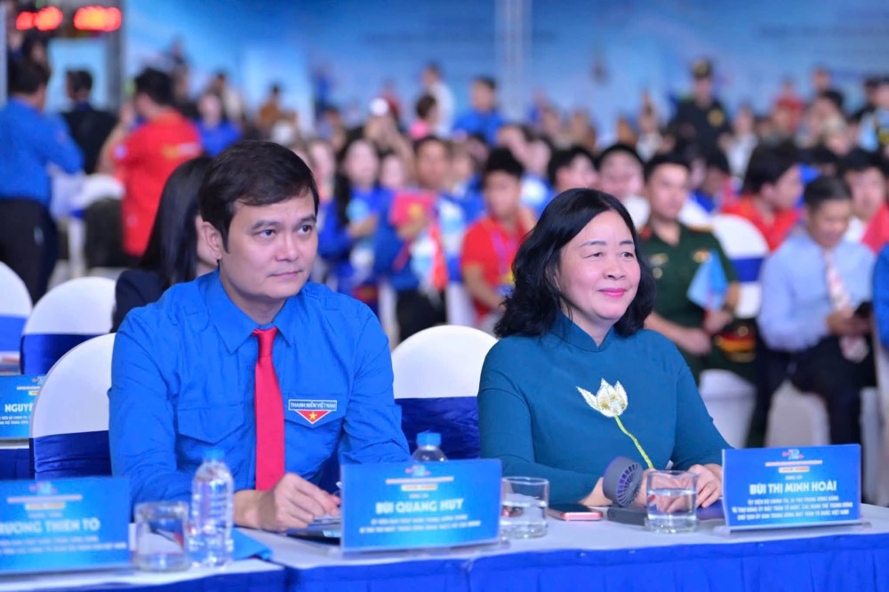 Bà Bùi Thị Minh Hoài, Ủy viên Bộ Chính trị, Bí thư Trung ương Đảng, Bí thư Đảng ủy Mặt trận Tổ quốc, các đoàn thể Trung ương, Chủ tịch Ủy ban Trung ương Mặt trận Tổ quốc Việt Nam tham dự Lễ kỷ niệm. Ảnh: Phan Linh/Báo Nhân Dân