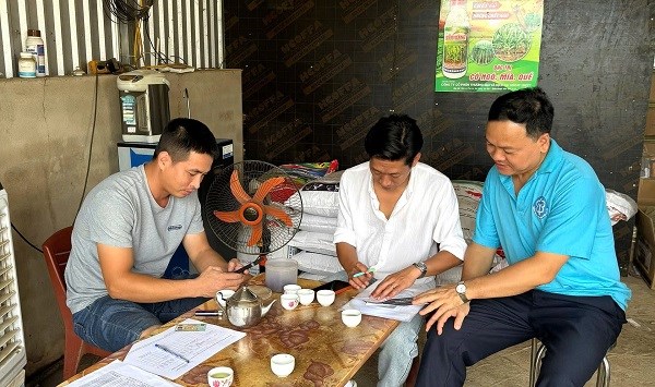 BHXH tỉnh Sơn La tuyên truyền chính sách an sinh xã hội. Ảnh: BHXH Sơn La