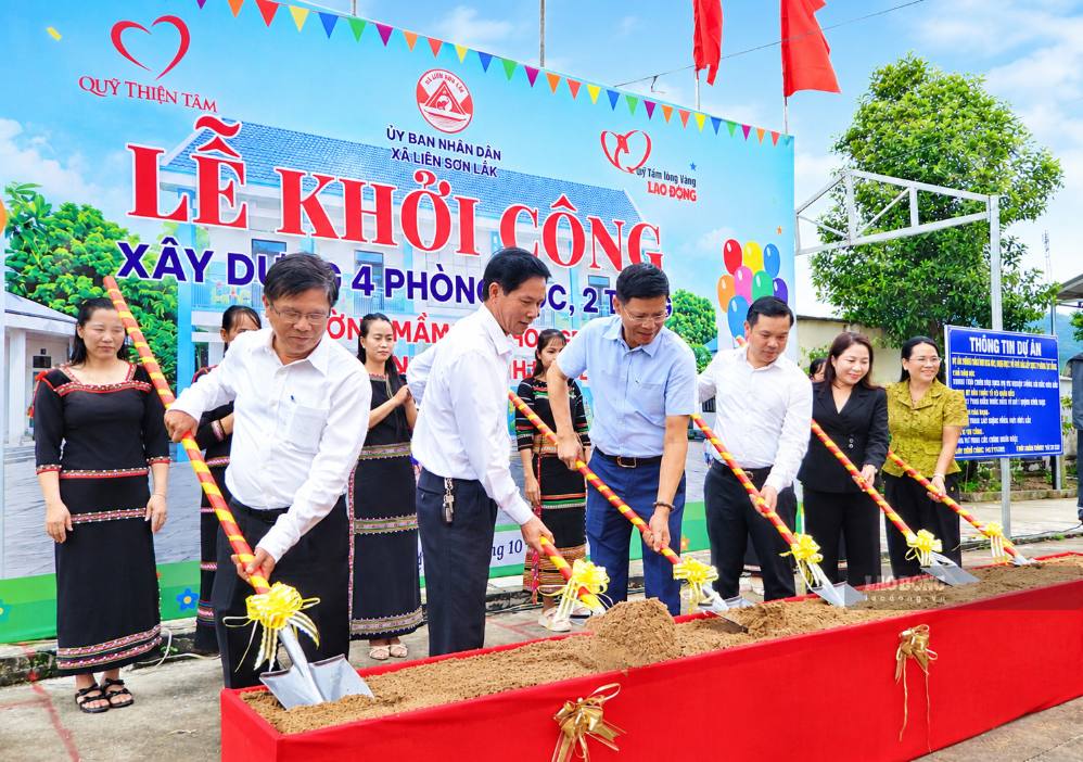 Khi hoàn thành công trình sẽ góp phần cải thiện chất lượng giáo dục cho vùng đồng bào dân tộc thiểu số ở xã. Ảnh: Bảo Trung