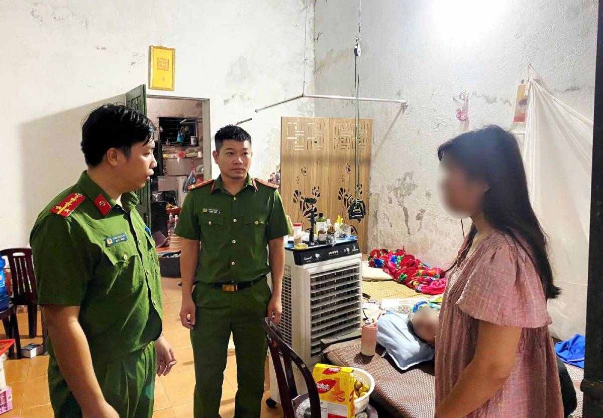 Cô gái mắc bệnh tâm thần đi lạc ở Ninh Bình được công an đưa về nhà an toàn