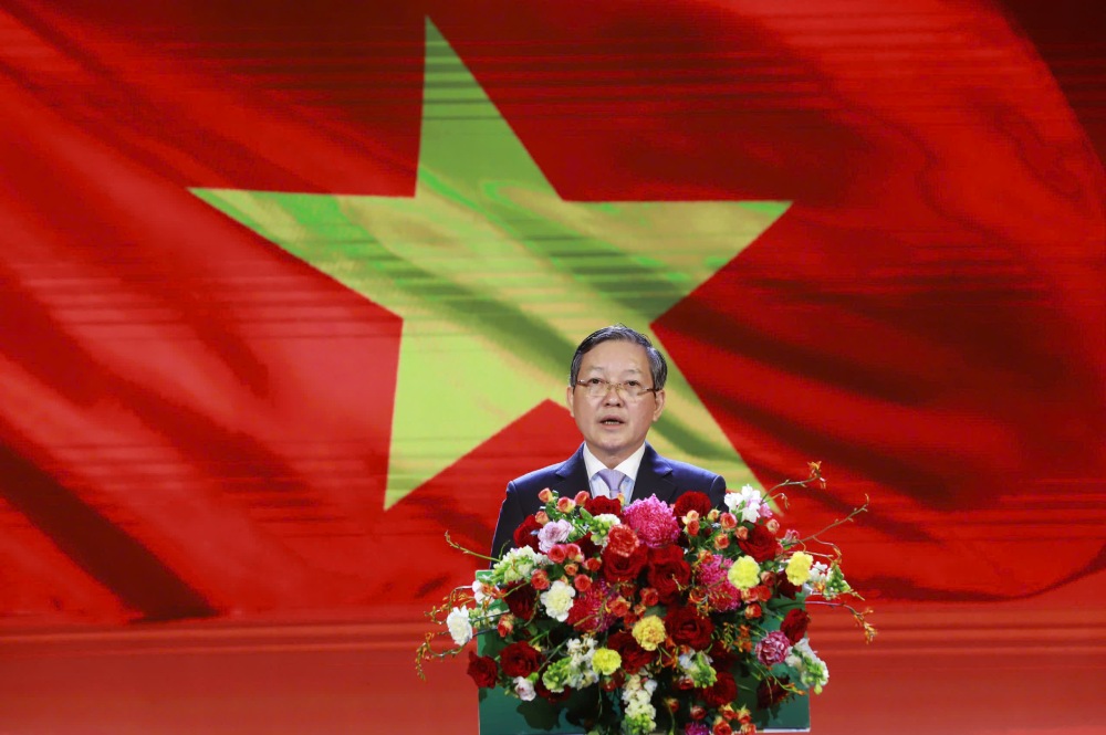 Ông Lương Quốc Đoàn phát biểu khai mạc Lễ tôn vinh và trao danh hiệu nông dân Việt Nam xuất sắc 40 năm đổi mới - năm 2026. Ảnh: Phạm Hưng