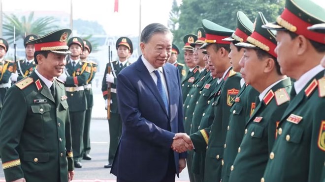 Tổng Bí thư, Chủ tịch nước trao danh hiệu Anh hùng cho Quân khu 2