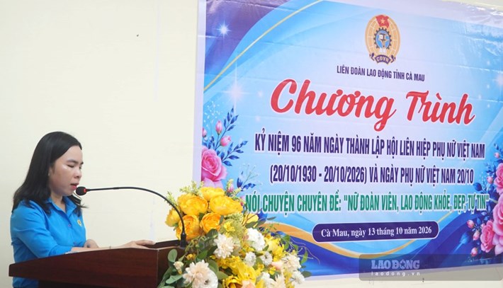 Phó Chủ tịch thường trực LĐLĐ tỉnh Cà Mau Ngô Diễm Phúc phát biểu tại chương trình. Ảnh: Nhật Hồ.