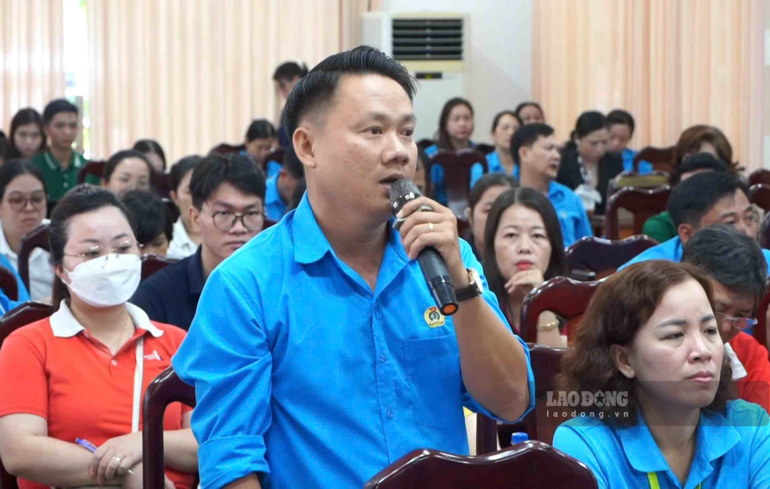 Cử tri Bùi Hữu Thành (CĐCS Công ty TNHH Lạc Tỷ II) kiến nghị sớm rà soát, đánh giá lại việc phân vùng lương tối thiểu trên địa bàn TP Cần Thơ sau sắp xếp đơn vị hành chính. Ảnh: Tạ Quang (chụp ngày 13.10.2026)