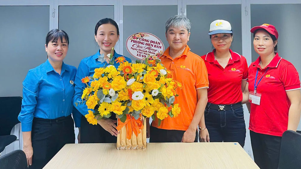 岘港市奠盘坊工会感谢企业保障劳动者的收入