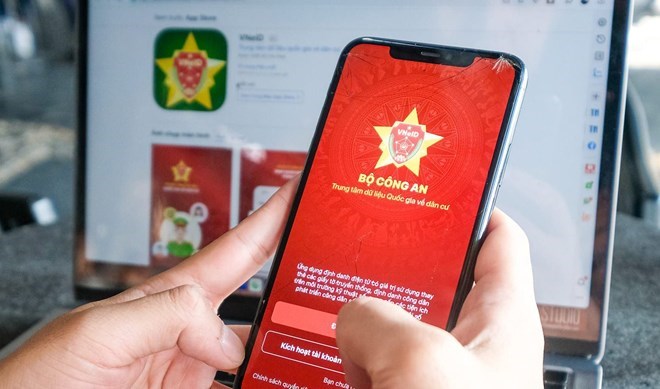 市民はVNeIDで犯罪経歴証明書の申請手続きを行うことができます。写真:公安省