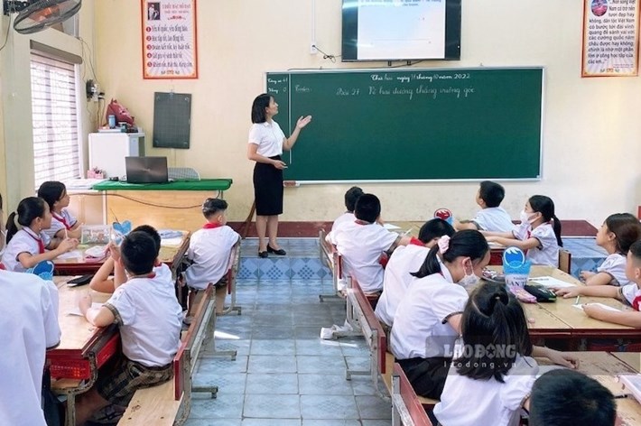 Les activités d'enseignement contribuent à diffuser le mouvement d'apprentissage régulier, d'apprentissage tout au long de la vie, en vue de construire une société apprenante. Photo: Vân Trang