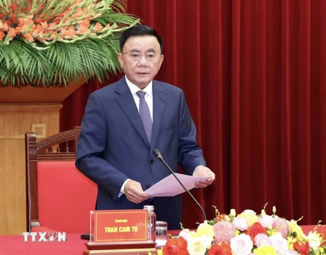 政治局委員、書記局常務のチャン・カム・トゥー氏が、ラオス人民革命党高級幹部代表団との会談で発言。写真:TTXVN