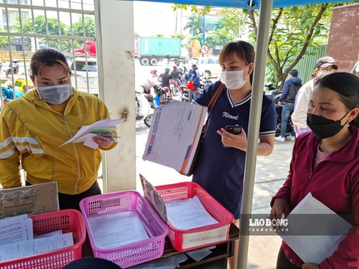 L'assurance sociale de Hô Chi Minh-Ville a indiqué qu'au cours des 6 premiers mois de 2026, le nombre de personnes bénéficiant d'une prestation unique d'assurance sociale a diminué de 24% par rapport à la même période en 2025. Photo: Nam Duong
