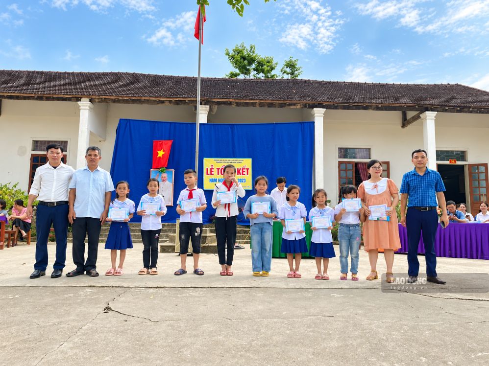 Trường Tiểu học Lăng Thành cũ đã xuống cấp. Ảnh: Duy Chương chụp tháng 4.2023