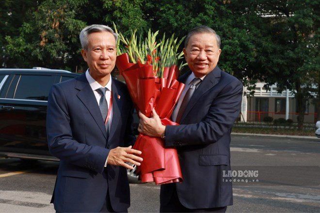 El Secretario General y Presidente del Estado, To Lam, asiste a la ceremonia de conmemoración del 70 aniversario de la Universidad Politécnica de Hanoi