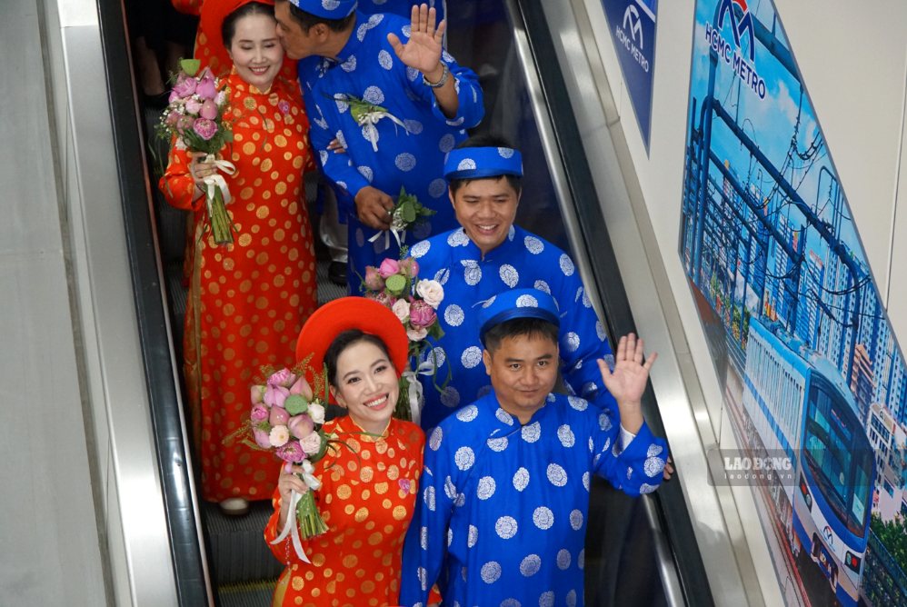 52 cặp đôi rạng rỡ trong ngày cưới tập thể ở TPHCM