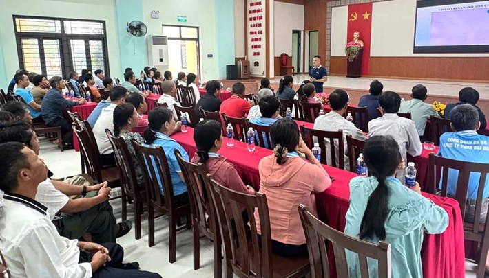 El sindicato de base en Da Nang capacita sobre seguridad e higiene laboral para miembros del sindicato y trabajadores. Foto: Sindicato de Da Nang