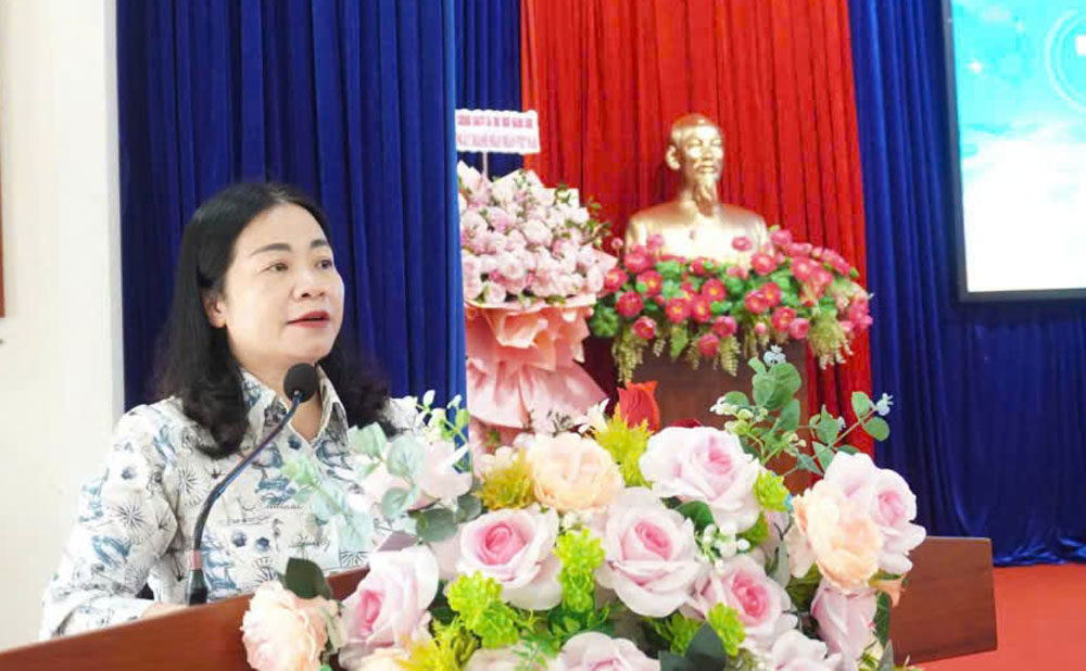 Đại diện cấp ủy, chính quyền địa phương phường Ngũ Hành Sơn cho biết: sẽ tiếp tục có những phương án cụ thể, rõ ràng để triển khai thực hiện, giải quyết những kiến nghị các doanh nghiệp đã nêu, tạo điều kiện để các doanh nghiệp hoạt động hiệu quả. Ảnh: Công đoàn Ngũ Hành Sơn