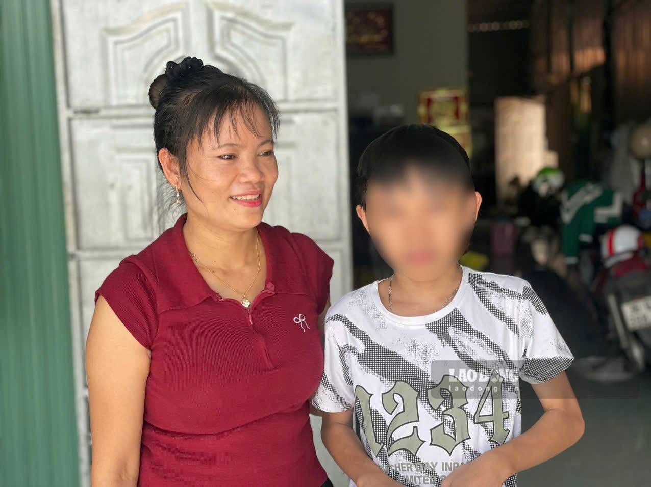 Nguyễn Thành Phi nay đã cao lớn, hiện em đang sống với cậu mợ. Ảnh chụp tháng 10.2026. Ảnh: Đình Trọng