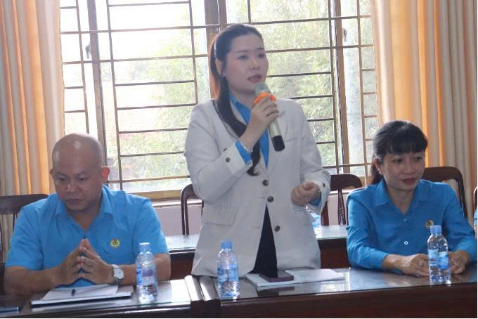 Đại biểu tập trung thảo luận, hiến kế các giải pháp nâng cao hiệu quả công tác nữ công và bảo vệ quyền lợi lao động nữ. Ảnh: Đức Trung.
