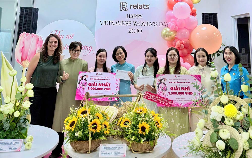 Le syndicat de base de Da Nang organise un concours de composition florale pour célébrer la Journée des femmes vietnamiennes