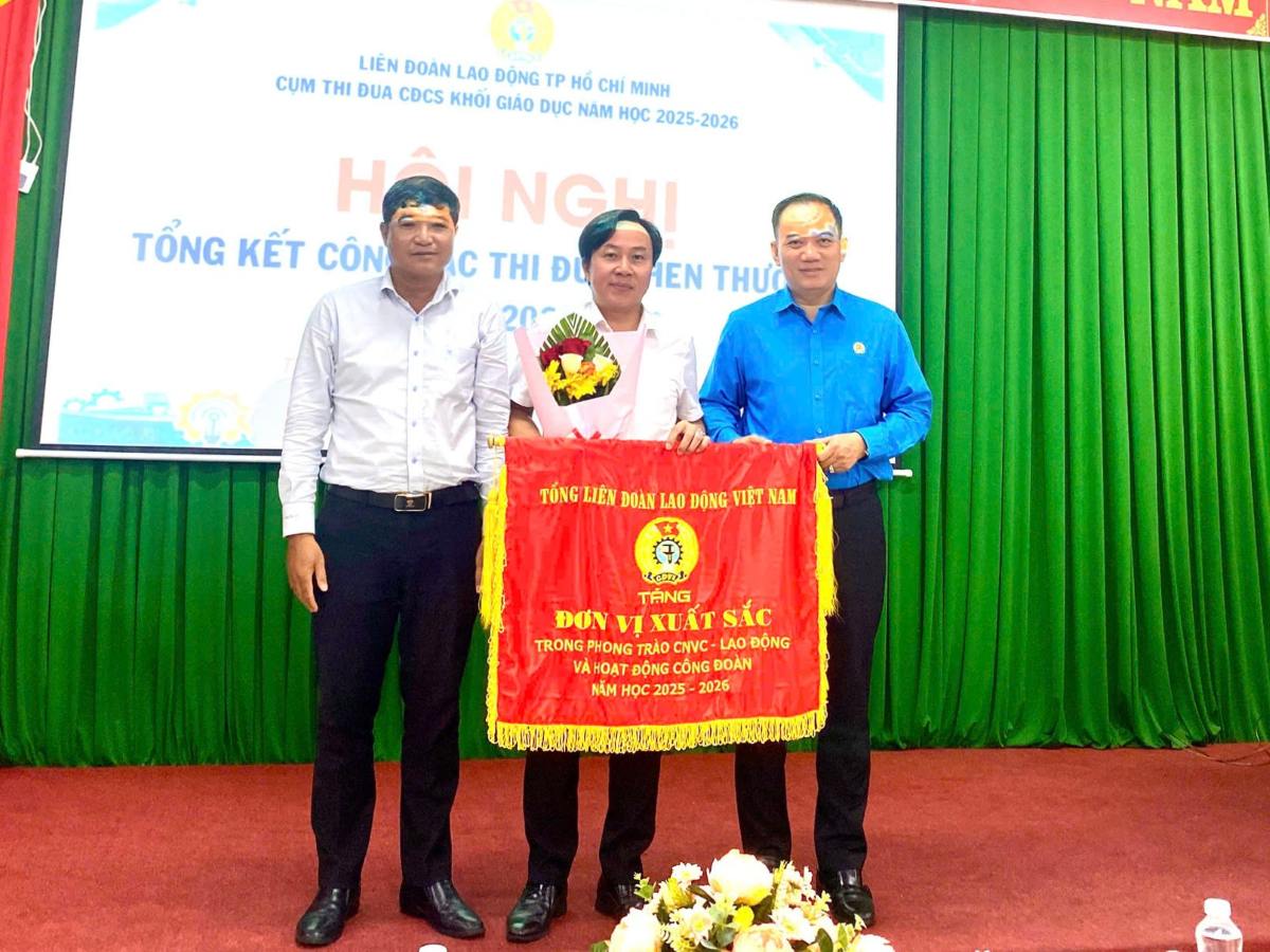 3 sindicatos de base más del sector educativo con más de 300 miembros en el este de la ciudad de Ho Chi Minh