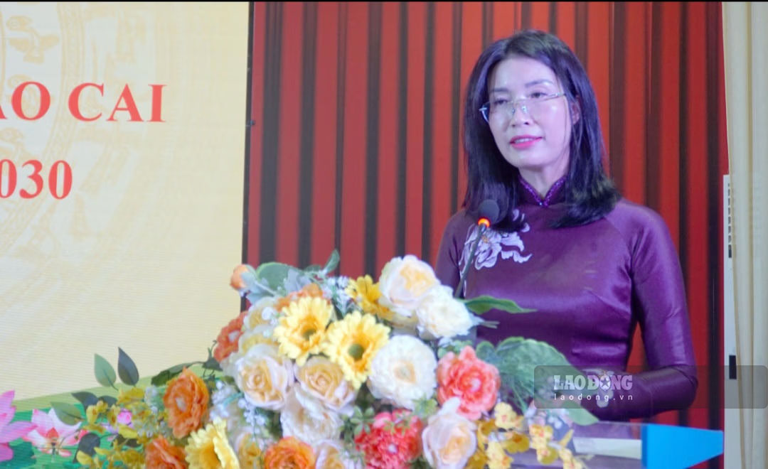 Bà Nguyễn Thị Ngà phát biểu nhận nhiệm vụ.