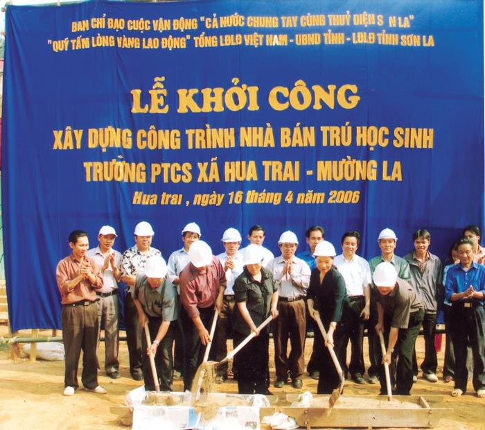 Hua Trai - Muong La 코뮌 PTCS 학교 기숙사 건설 착공식. 사진: Tam Long Vang 사회복지기금