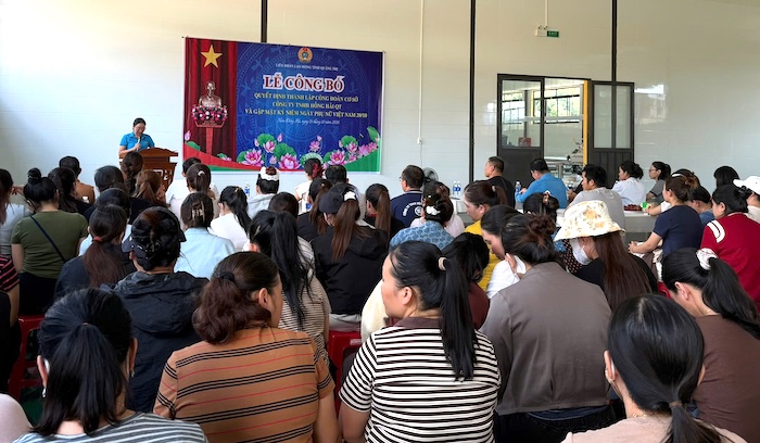 Cerca de 100 miembros sindicales se unen al Sindicato de Base de Hong Hai QT Co., Ltd