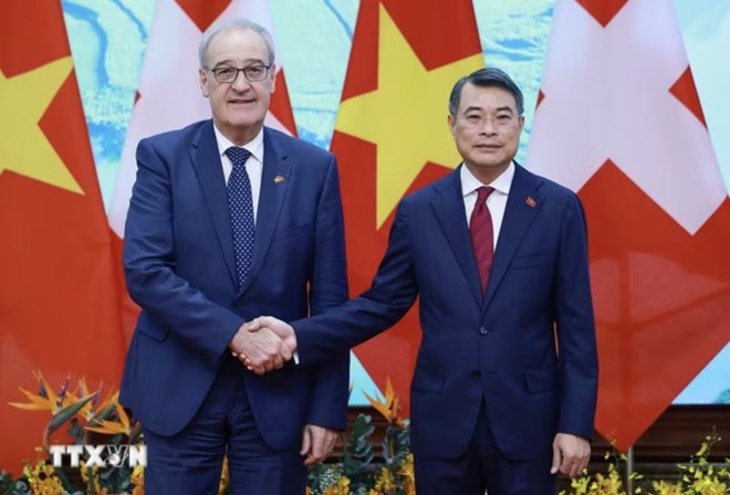 Encourager les entreprises et les fonds d'investissement suisses à étendre leurs investissements au Vietnam
