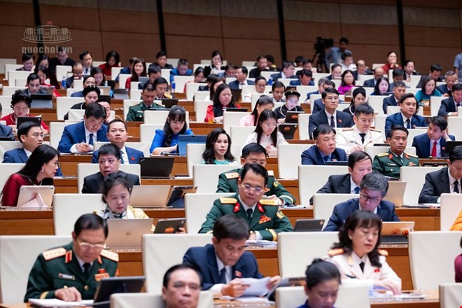 国会は、改正刑法草案についてグループ討論を行った。