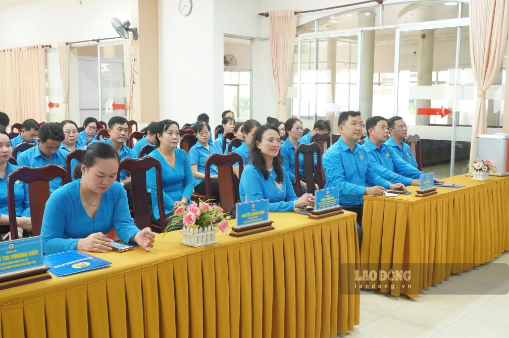 Đại biểu tham dự buổi họp mặt. Ảnh: Tạ Quang (ảnh chụp ngày 19.10)