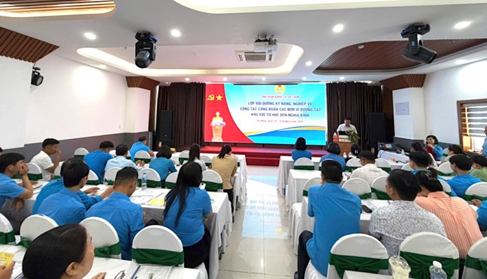 Các cán bộ công đoàn vừa được Công đoàn Đường sắt Việt Nam bồi dưỡng kỹ năng nghiệp vụ công tác công đoàn. Ảnh: Khánh Linh/Công đoàn Đường sắt Việt Nam