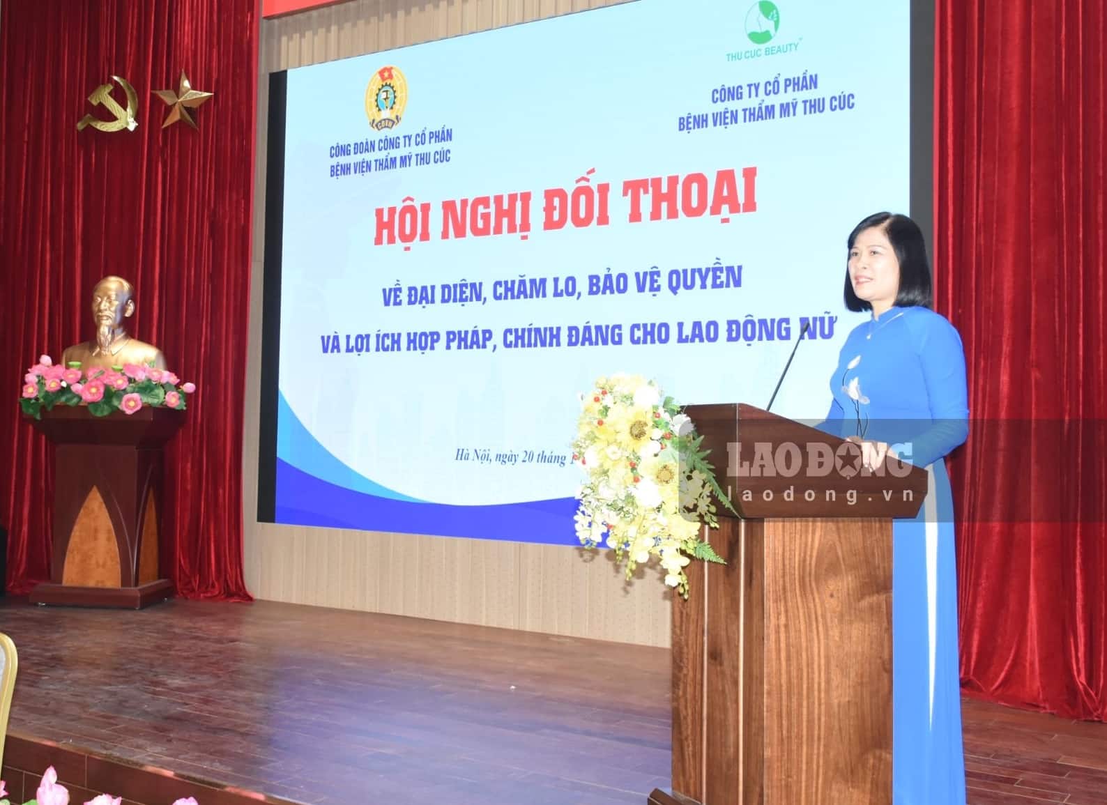 Bà Đỗ Hồng Vân - Ủy viên Ban Thường vụ, Phó Trưởng ban Quan hệ lao động Tổng Liên đoàn Lao động Việt Nam phát biểu. Ảnh: Minh Hương.