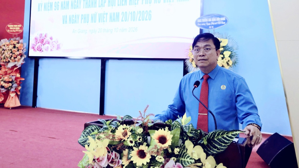 Chủ tịch LĐLĐ tỉnh An Giang Đỗ Trần Thịnh phát biểu. Ảnh: LĐLĐ An Giang
