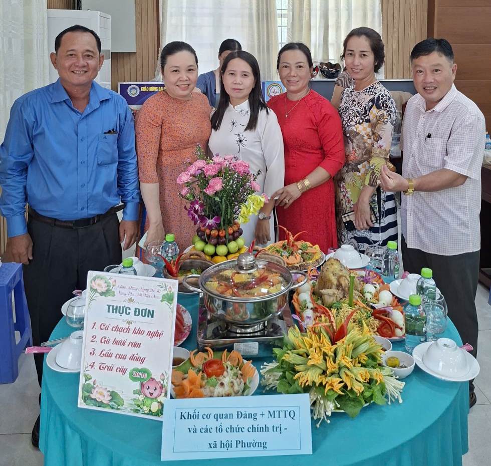 Sản phẩm dự thi của Khối cơ quan Đảng, MTTQ và các tổ chức chính trị - xã hội phường An Bình. Ảnh: Mỹ Hòa