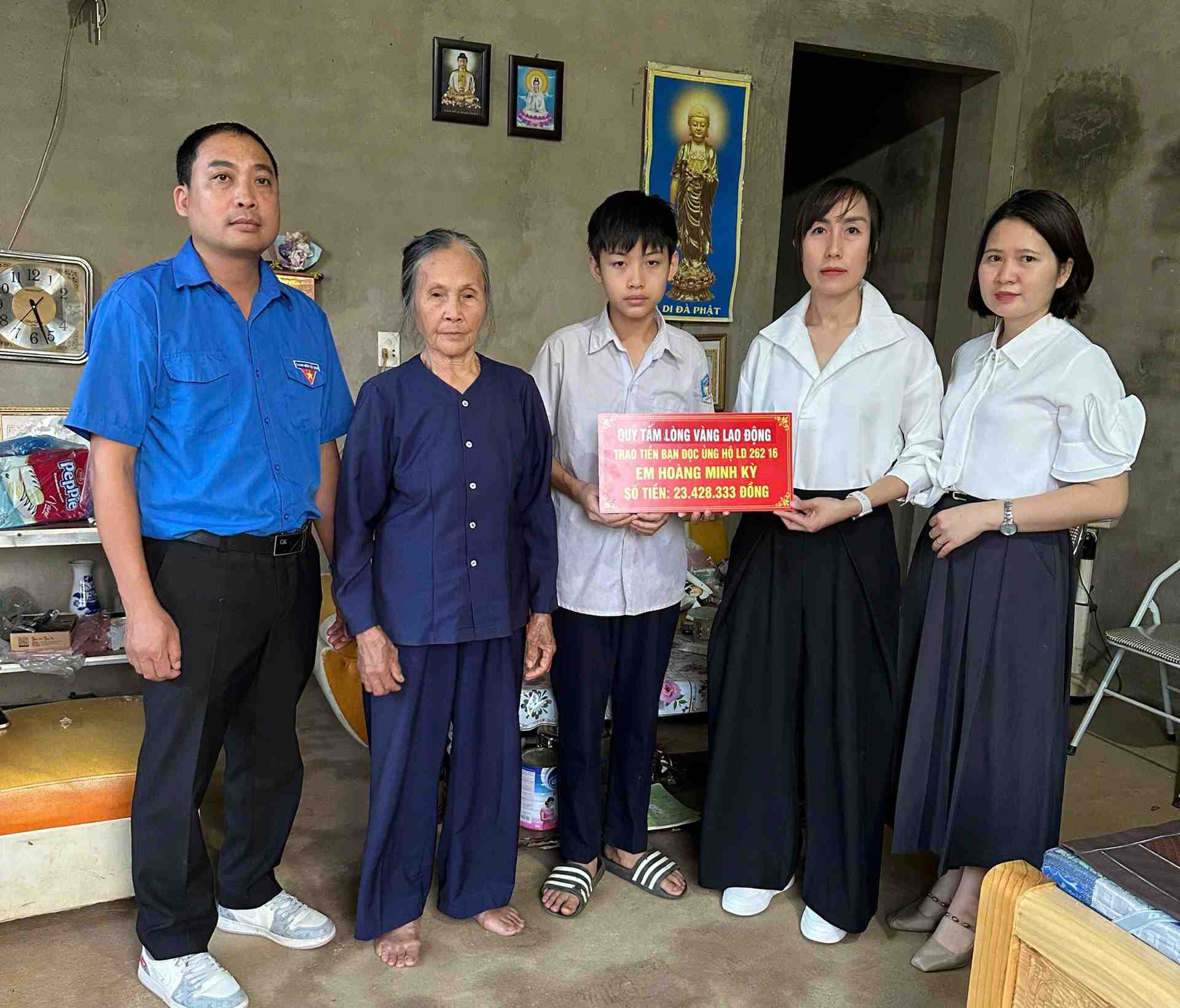 Độc giả báo Lao Động ủng hộ hơn 23 triệu đồng giúp học sinh khó khăn tiếp tục đến trường