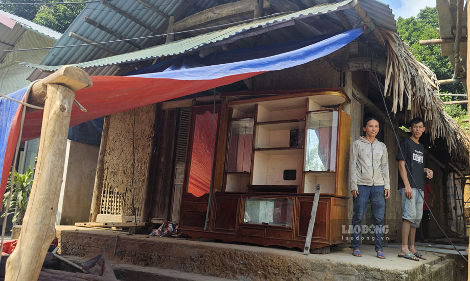 Vợ chồng chị Hướng sức khỏe yếu, không có việc làm và thu nhập ổn định