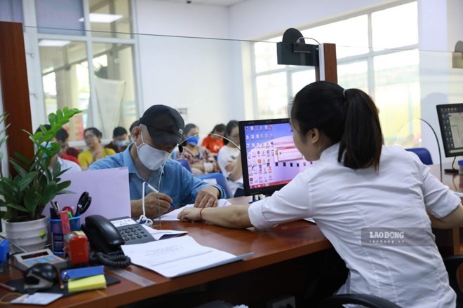 Chính phủ đề xuất sửa đổi, bổ sung khoản 2 Điều 68 của Luật BHXH năm 2024 về mức hưởng trợ cấp một lần khi nghỉ hưu. Ảnh: Hải Nguyễn