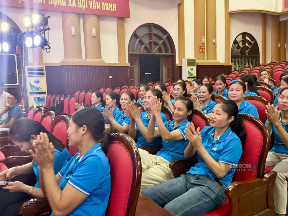 Phần thi của các đội được khán giả cổ vũ nhiệt tình. Ảnh: Việt Anh chụp tháng 10/2026.