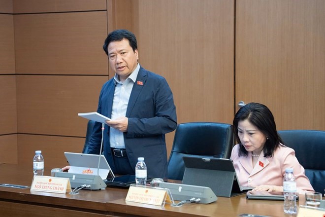 Đại biểu Ngô Trung Thành (Đoàn ĐBQH Đắk Lắk) cho rằng cần quan tâm tới chính sách nhà ở cho đội ngũ cán bộ, công chức. Ảnh: Quochoi.vn